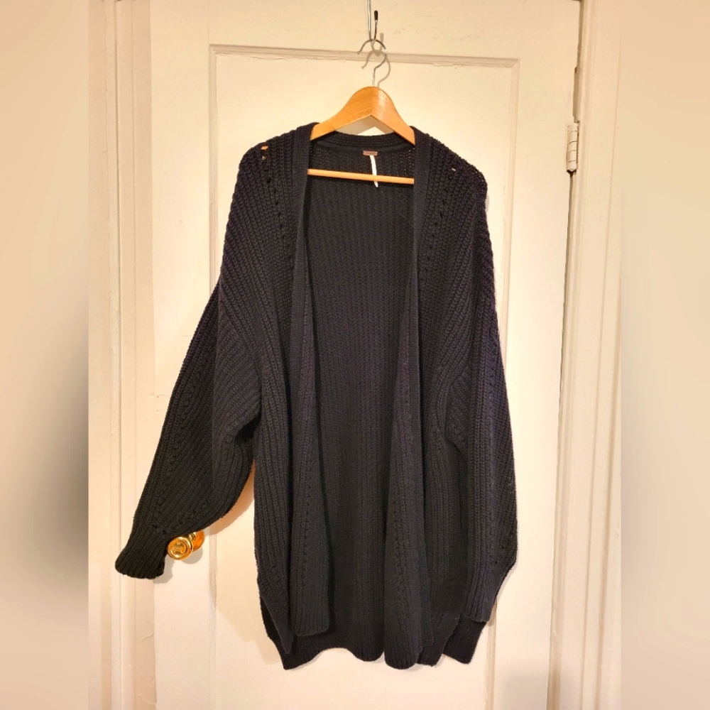 🎉MOVING SALE- EVERYTHING MUST GO BY 8/29!🎉 Free People Batwing Long Cardigan